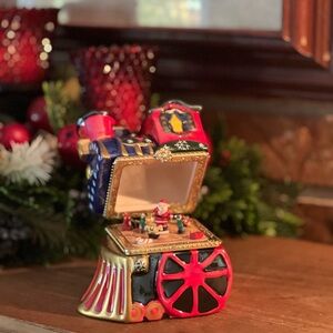 Rare Mr Christmas 1990’s Porcelain Train Moving Musical Christmas Tree Ornament